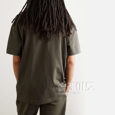FEAR OF GOD ESSENTIALS 피오갓 에센셜 앞로고 23SS 반팔 티셔츠